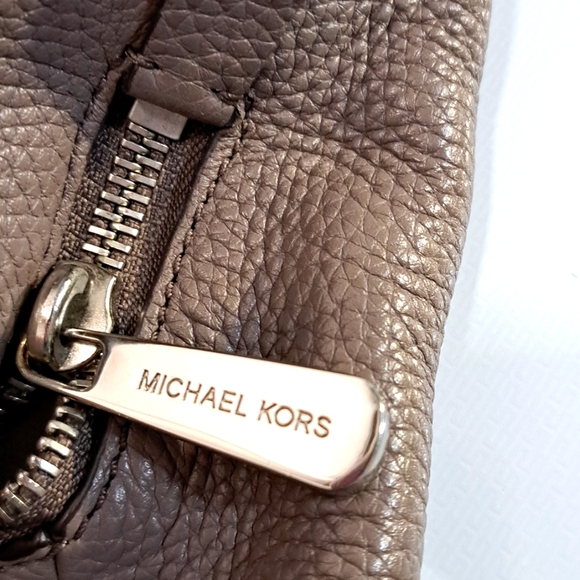 Michael Kors Gorgeous Leather Bag - Picture 14 of 16
